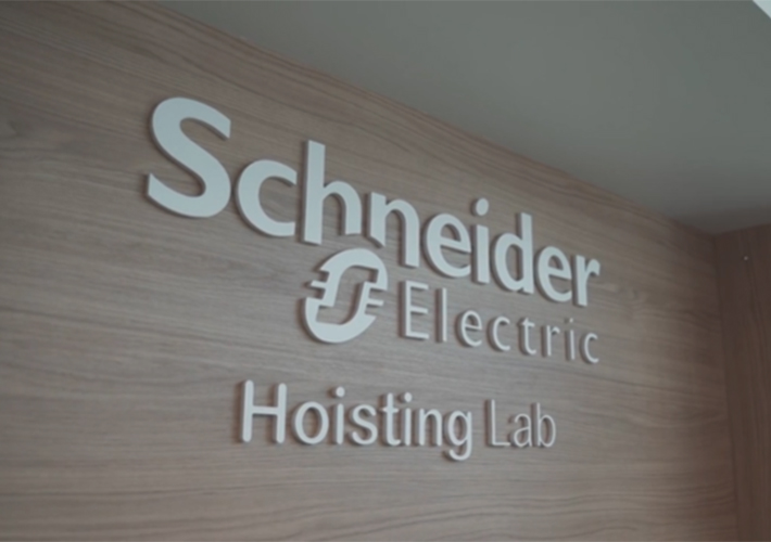 foto noticia Schneider Electric y Capgemini colaboran para acelerar la Automatización Industrial 5G, con el apoyo de Qualcomm.